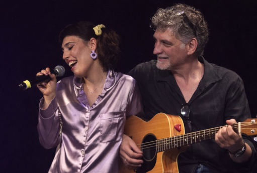 Acusticamente